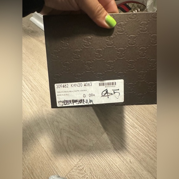 Men's Gucci sneakers - Picture 2 of 2